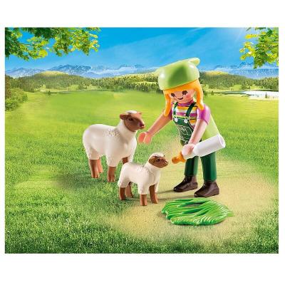 Fermiere avec ses moutons playmobil